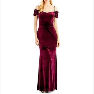 NWT Nicole Miller Valor Gown